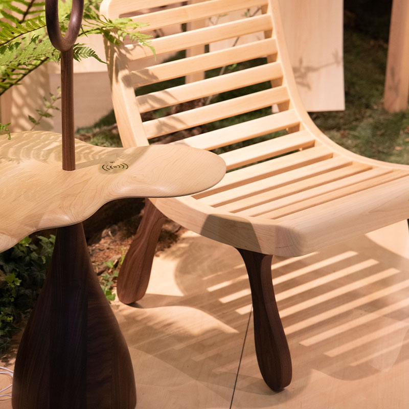 Flowing grid chair